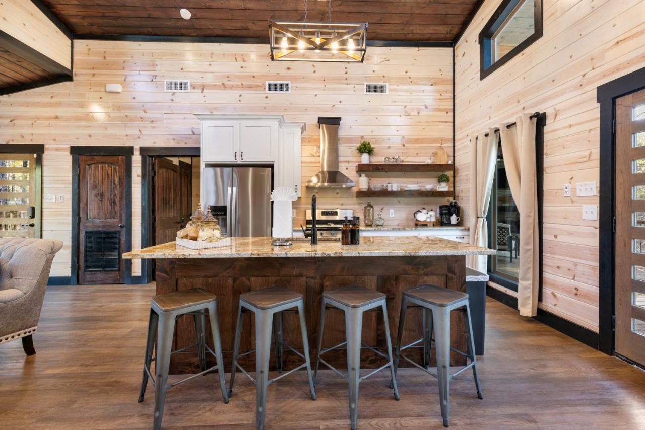 New Luxury Cabin, Hot Tub, Forest Views,Hotel Style Amenities Broken Bow Εξωτερικό φωτογραφία